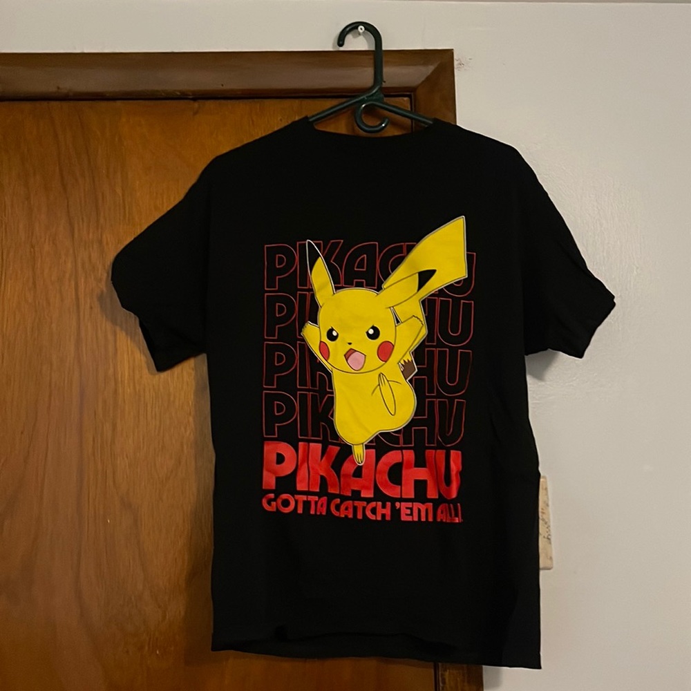 Pokemon Pikachu “Gotta catch ’em all” Mens Shirt Large